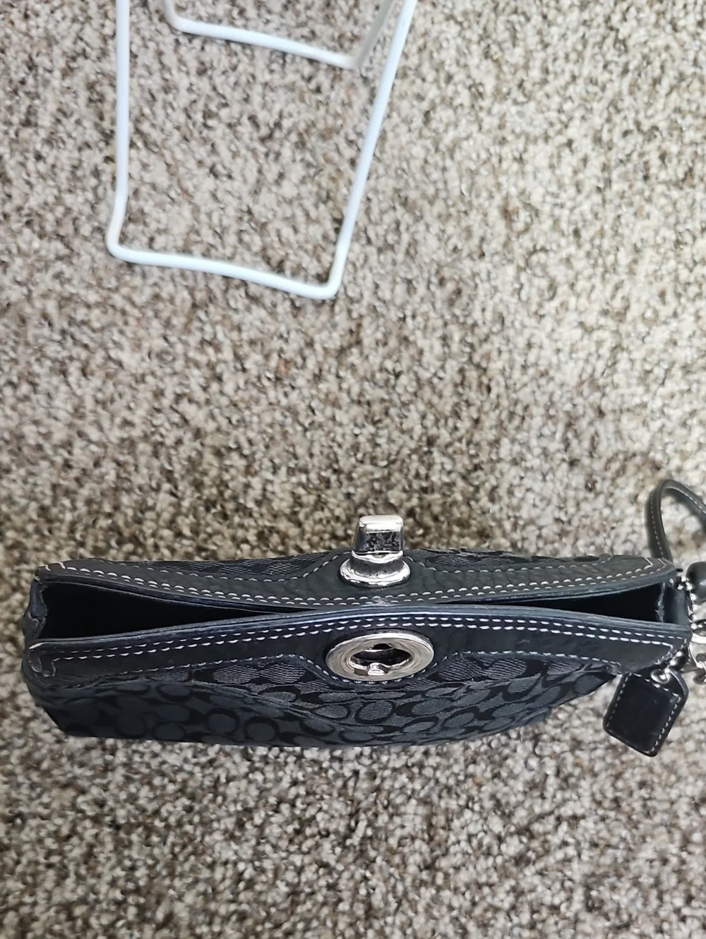 COACH LEGACY TURN LOCK WRISTLET BFPM-07-065